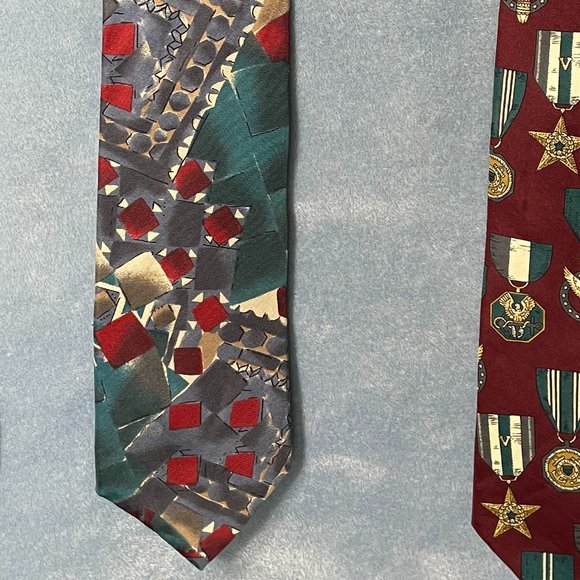 Bundle of 3 Used 100% Silk Made in USA Neckties - Picture 3 of 11